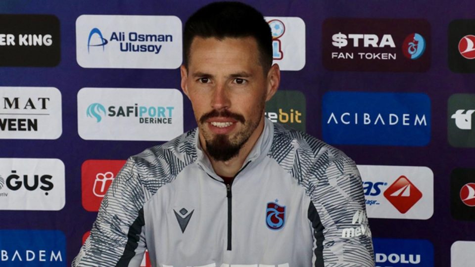 Trabzonspor’un Slovak yıldızı Marek Hamsik futbolu bırakıyor