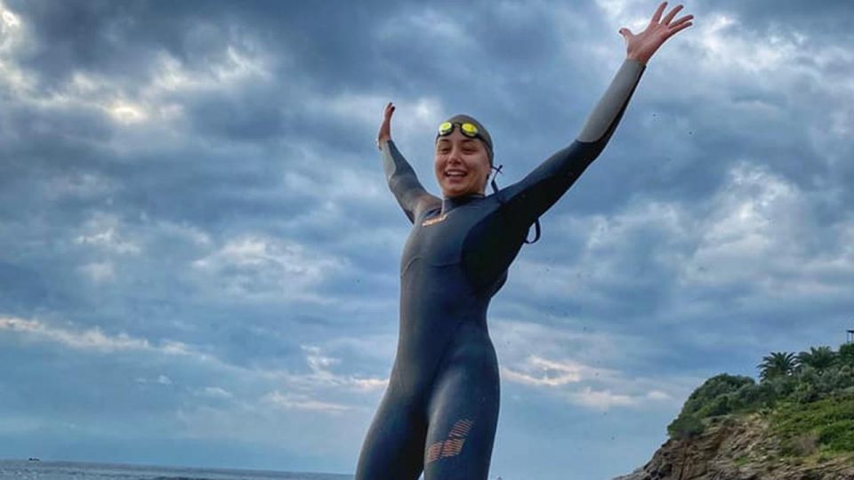 Türk kadın sporcu Bengisu Avcı Manhattan Adası etrafını 9 saatte yüzdü